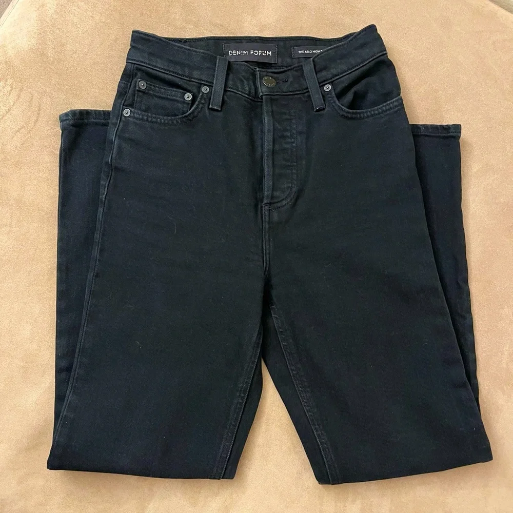The Arlo Hi-Rise Straight Jean - Picture 2 of 10